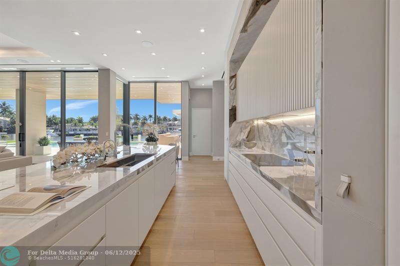 2560 Del Lago Dr, Fort Lauderdale, FL 33316 Photo