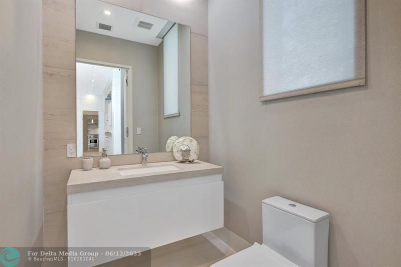 2560 Del Lago Dr, Fort Lauderdale, FL 33316 Photo