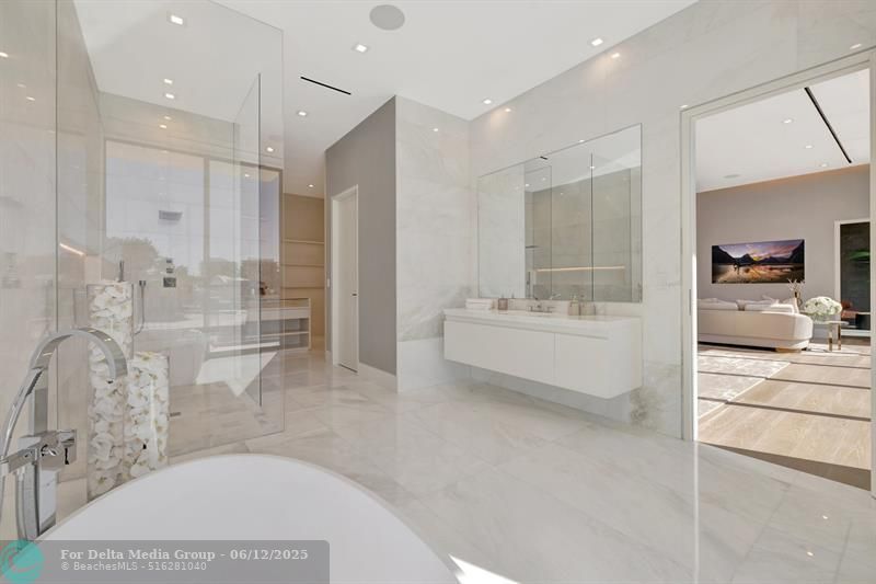 2560 Del Lago Dr, Fort Lauderdale, FL 33316 Photo