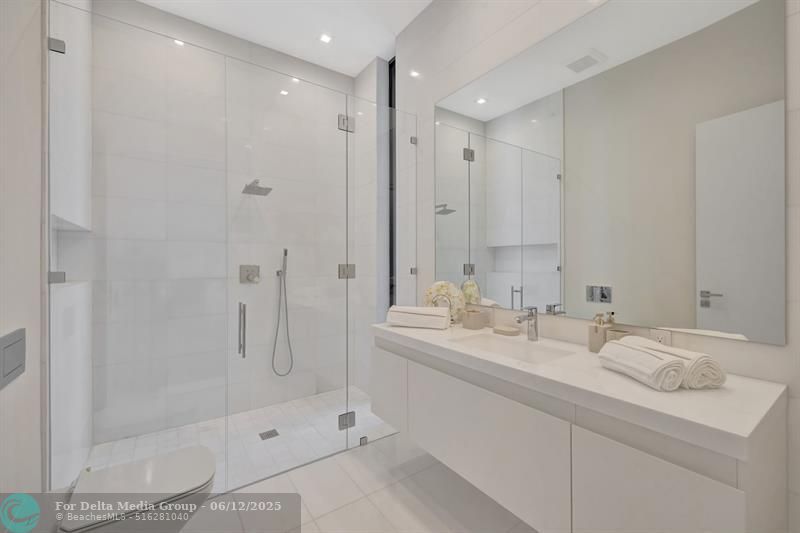 2560 Del Lago Dr, Fort Lauderdale, FL 33316 Photo