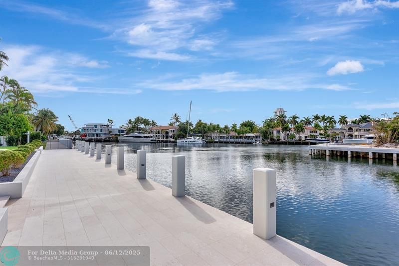 2560 Del Lago Dr, Fort Lauderdale, FL 33316 Photo