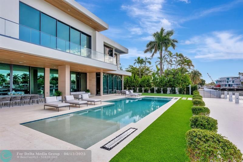 2560 Del Lago Dr, Fort Lauderdale, FL 33316 Photo