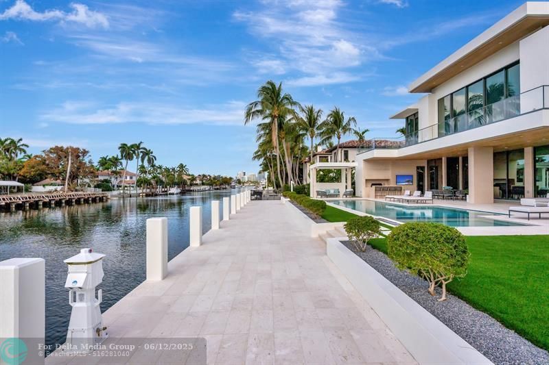 2560 Del Lago Dr, Fort Lauderdale, FL 33316 Photo