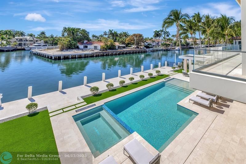 2560 Del Lago Dr, Fort Lauderdale, FL 33316 Photo