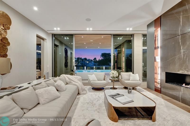 2560 Del Lago Dr, Fort Lauderdale, FL 33316 Photo