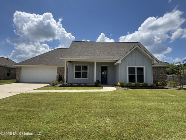 107 Trace Pointe Place, Clinton, MS 39056