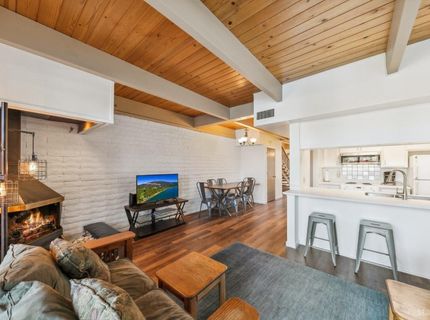 439 Ala Wai Boulevard, Unit 140, South Lake Tahoe, CA 96150 Photo