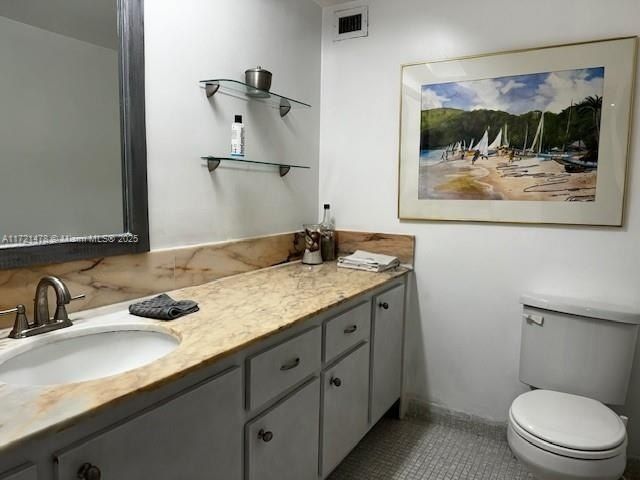 5401 Collins Ave, Unit 430, Miami Beach, FL 33140 Photo