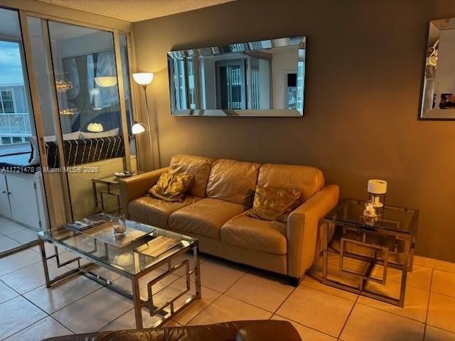 5401 Collins Ave, Unit 430, Miami Beach, FL 33140 Photo