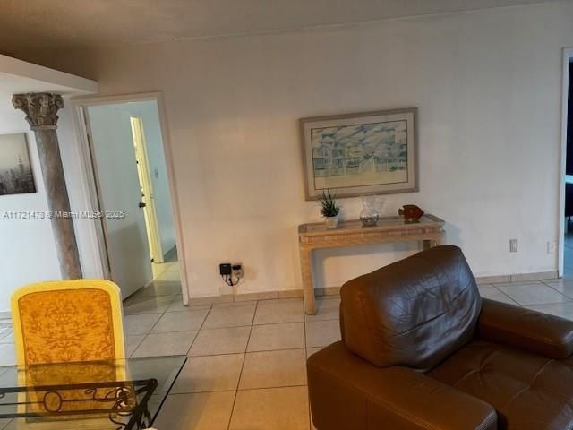 5401 Collins Ave, Unit 430, Miami Beach, FL 33140 Photo
