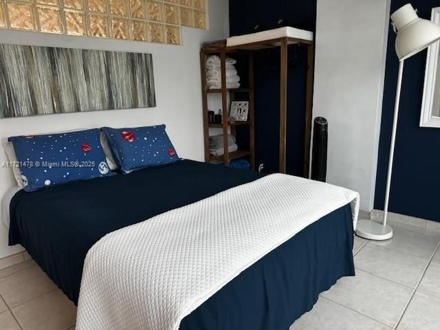 5401 Collins Ave, Unit 430, Miami Beach, FL 33140 Photo