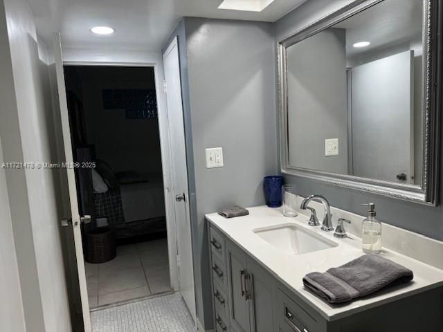 5401 Collins Ave, Unit 430, Miami Beach, FL 33140 Photo