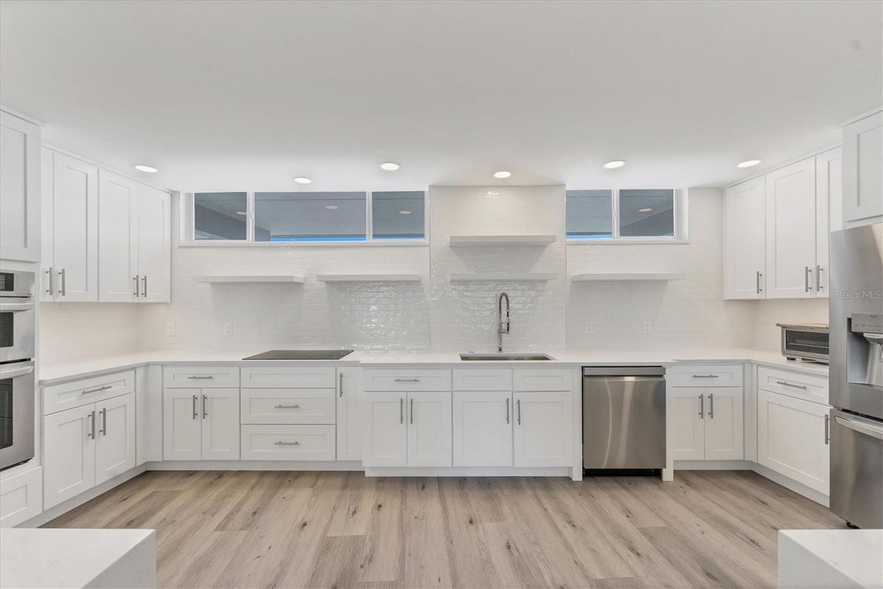 100 Sands Point Road, Unit 323, Longboat Key, FL 34228 Photo