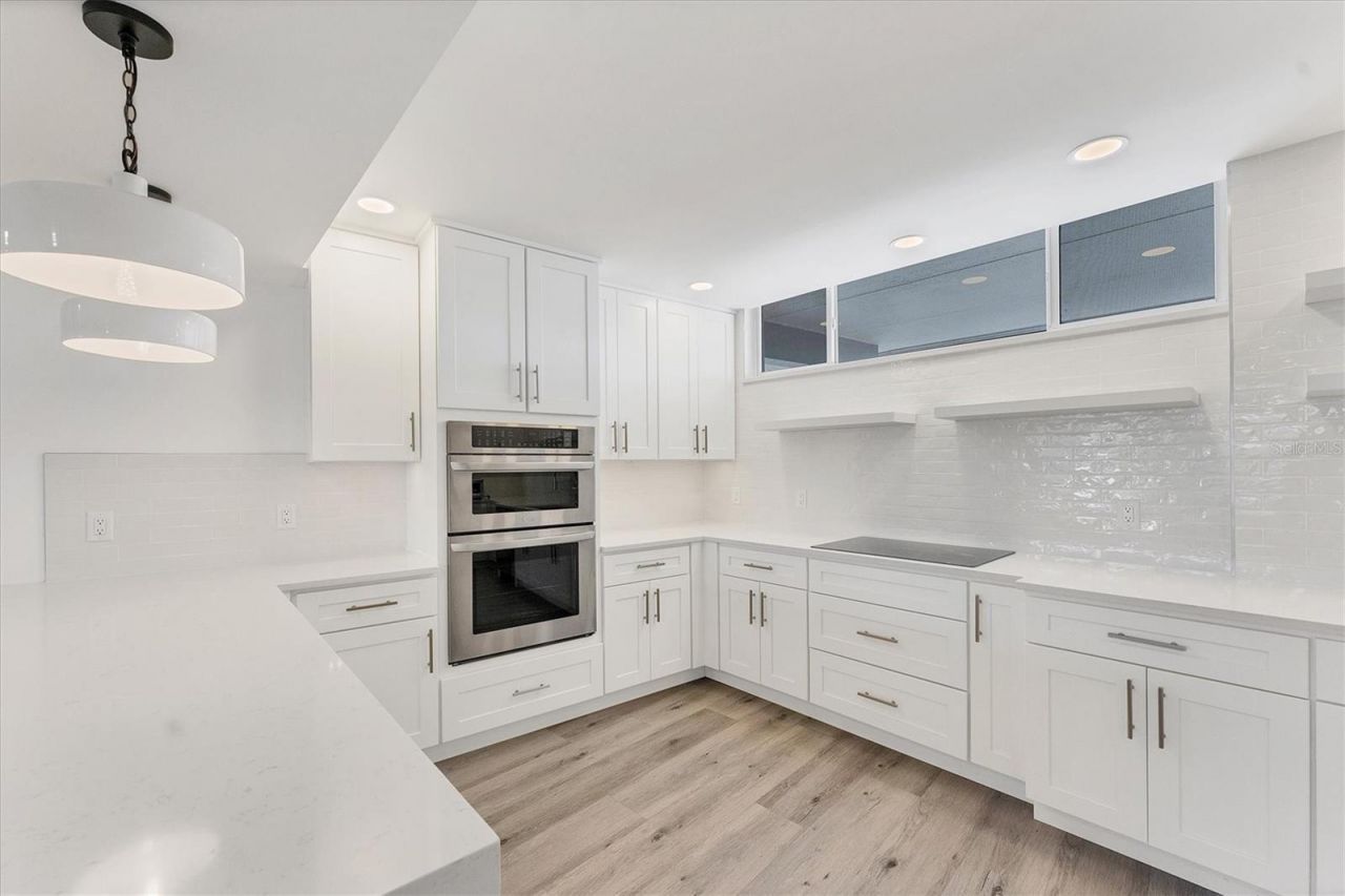 100 Sands Point Road, Unit 323, Longboat Key, FL 34228 Photo