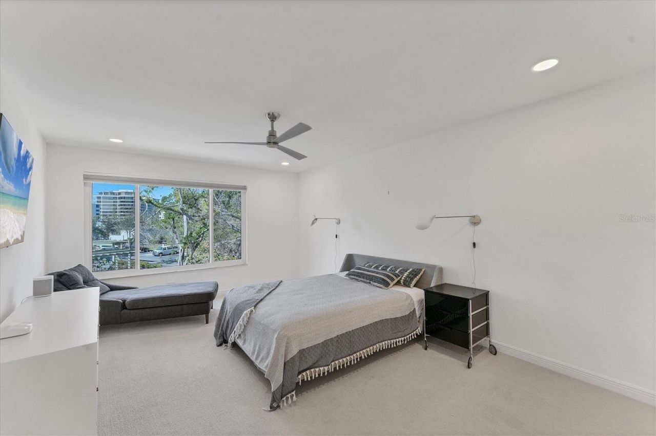 100 Sands Point Road, Unit 323, Longboat Key, FL 34228 Photo