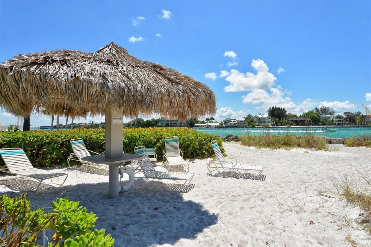 100 Sands Point Road, Unit 323, Longboat Key, FL 34228 Photo
