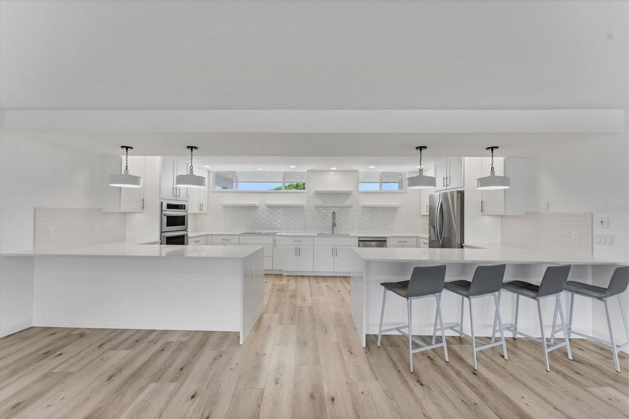 100 Sands Point Road, Unit 323, Longboat Key, FL 34228 Photo