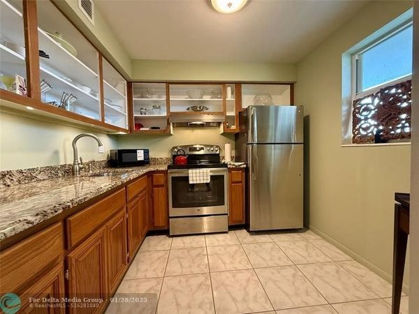 2800 NW 47th Ter, Unit 403B, Fort Lauderdale, FL 33313