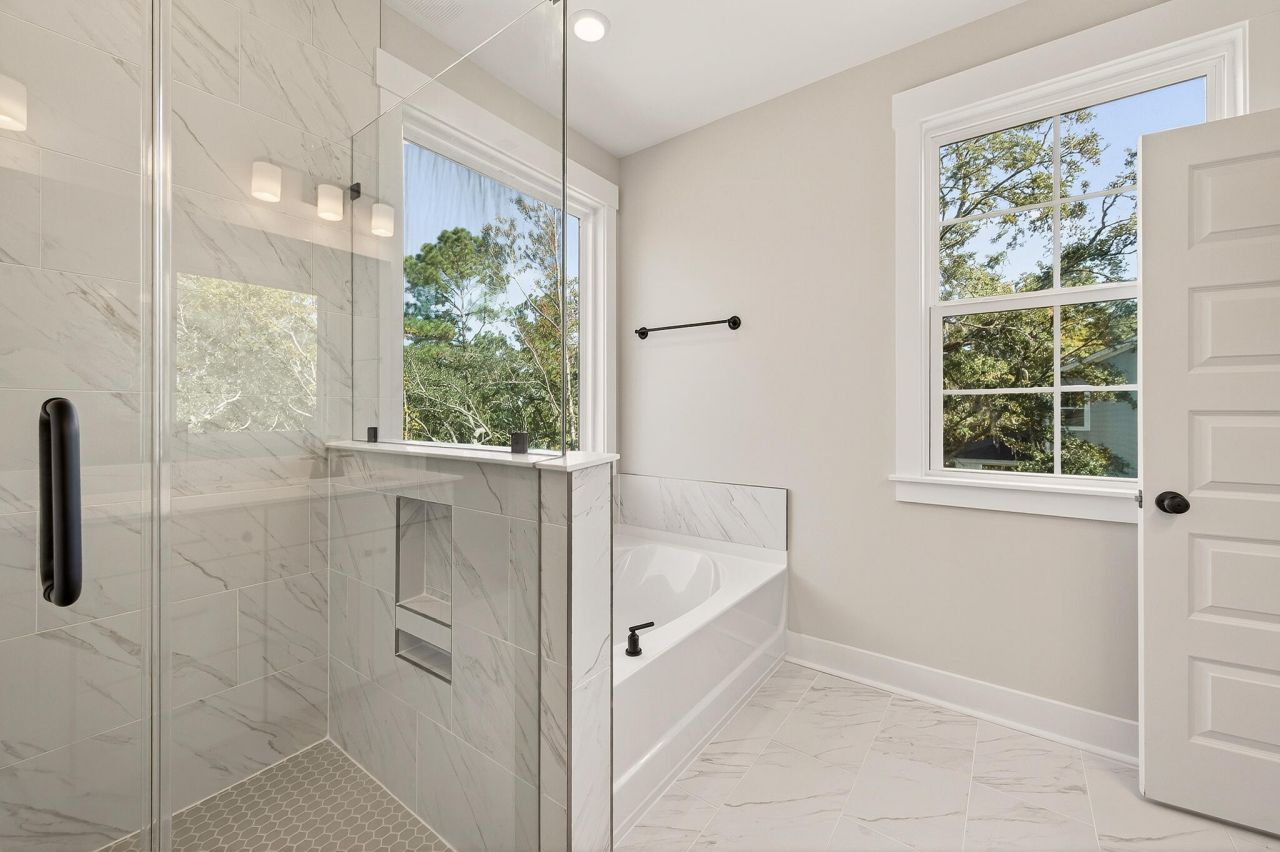 3893 James Bay Road Photo 10