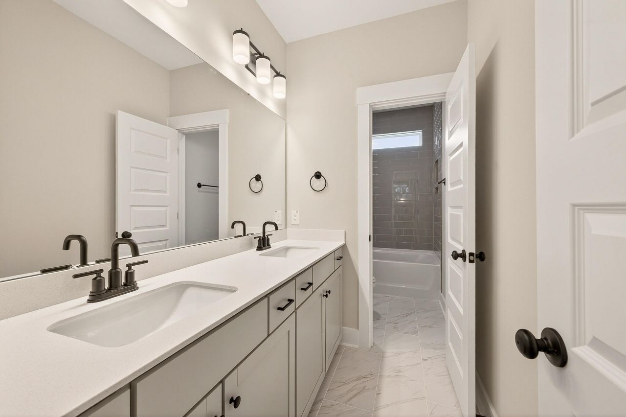 3893 James Bay Road Photo 15