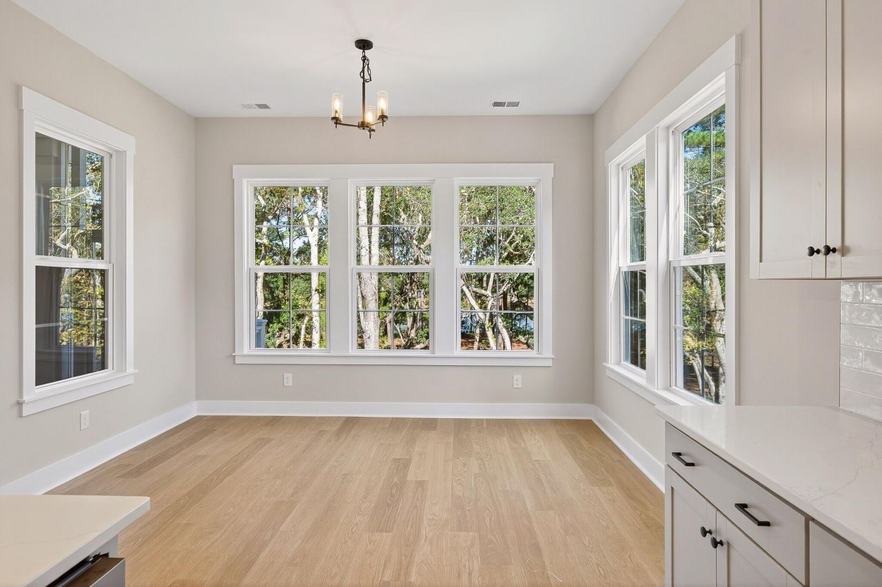 3893 James Bay Road Photo 7