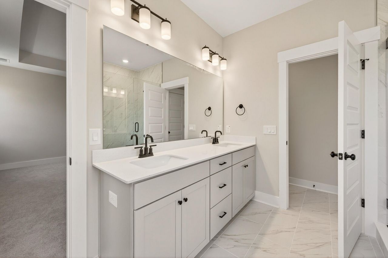 3893 James Bay Road Photo 9