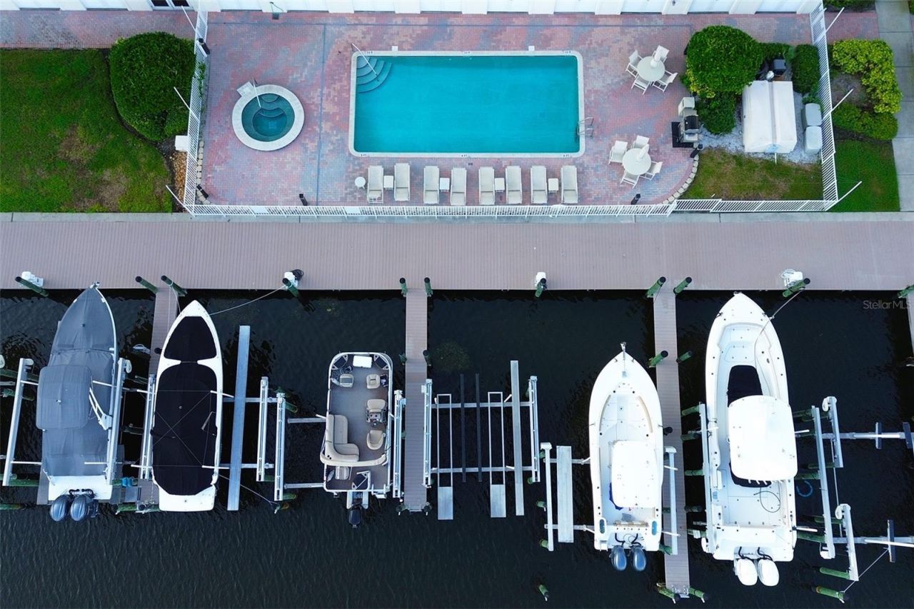 17717 Gulf Boulevard, Unit 601, Redington Shores, FL 33708 Photo