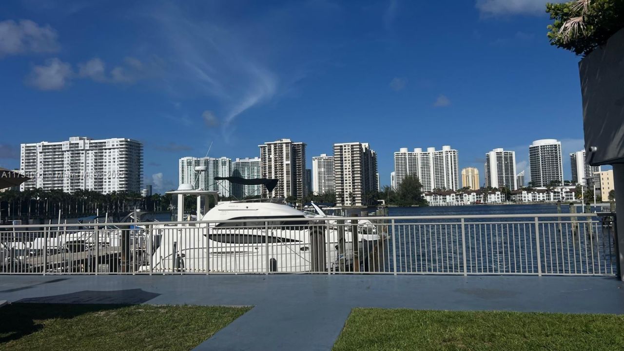 18031 Biscayne Blvd, Unit 1103, Aventura, FL 33160 Photo