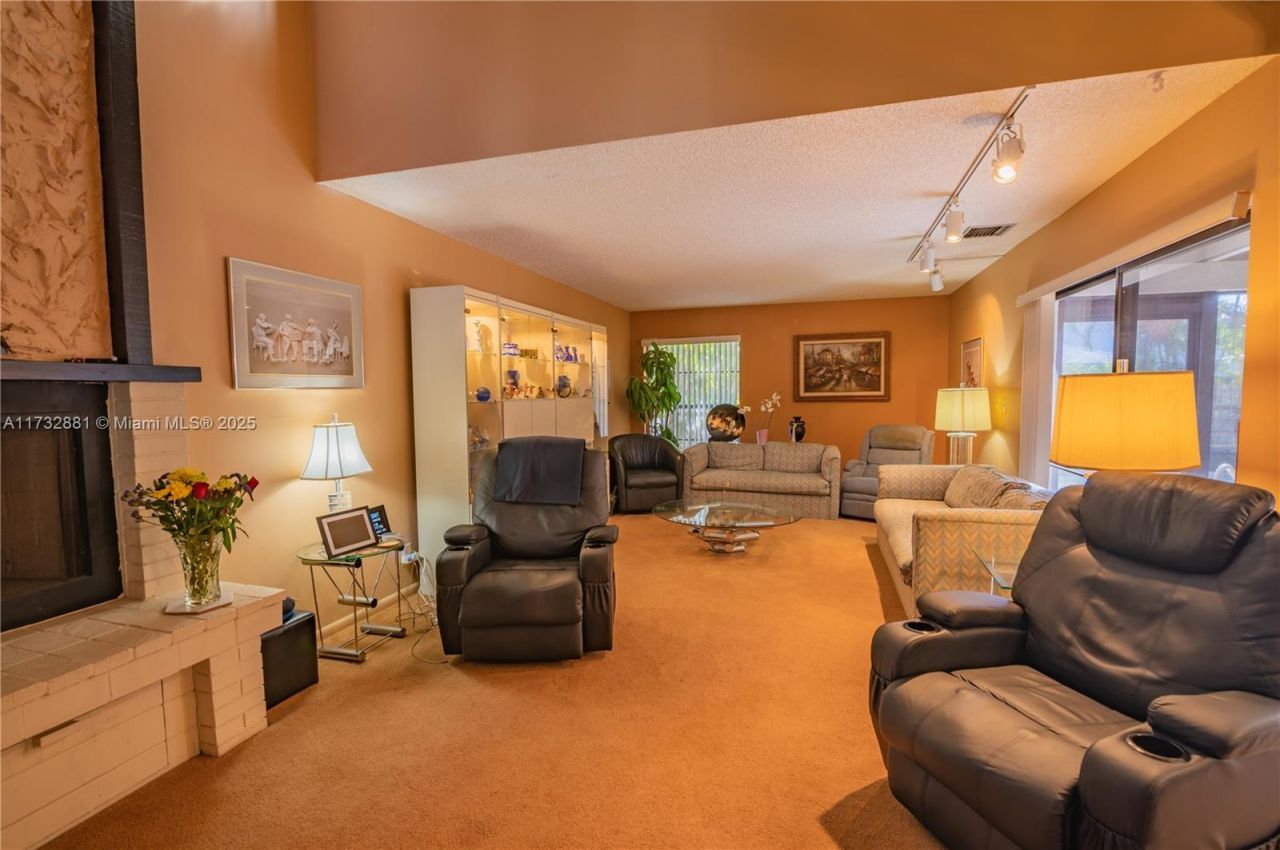 36 Eastmont Rd, Hollywood, FL 33021 Photo