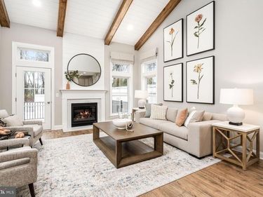 40 KAY CHIARELLO WAY, HAMILTON, NJ 08690