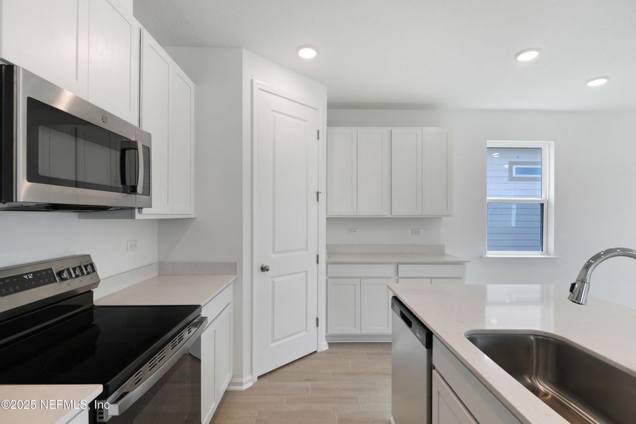 2556 Thaddeus Creek Lane, Jacksonville, FL 32254 Photo