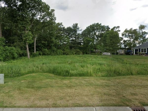 51527 Summer Hill Drive, Granger, IN 46530