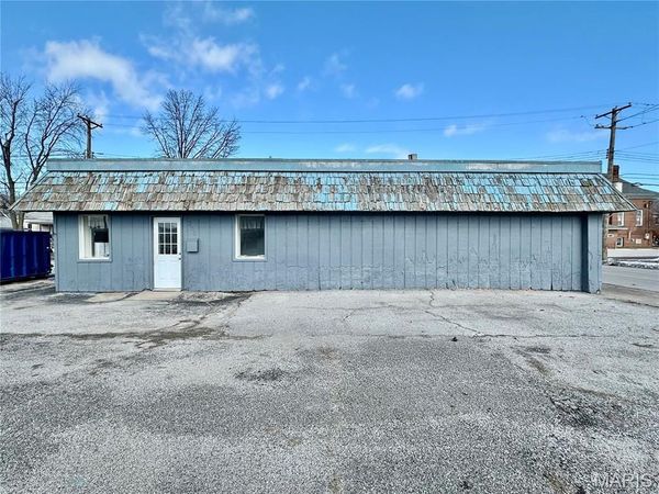 265 E Ferguson Avenue, Wood River, IL 62095