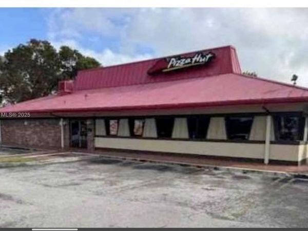5731 NW 36th St, Virginia Gardens, FL 33166