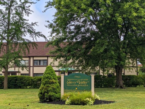 129 Fifteenth Street, Unit B2, Garden City, NY 11530