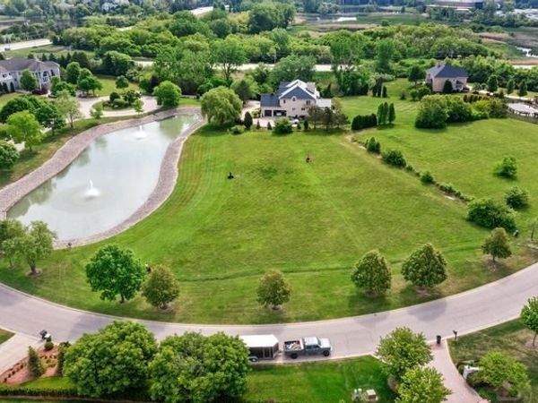 8 Falcon Lakes Drive, South Barrington, IL 60010