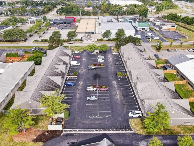 6800 Caine Road, Columbus, OH 43235 Photo 2