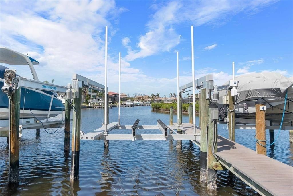 4110 Commodore Boulevard, Cortez, FL 34215 Photo