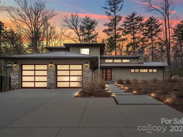 27 Hawberry Court, Asheville, NC 28805