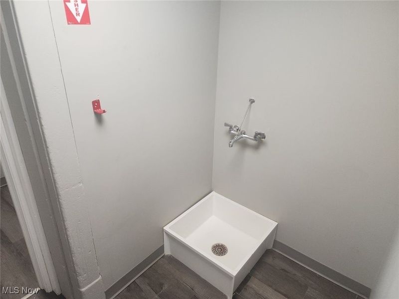 202 E 3rd Street, Uhrichsville, OH 44683 Photo 11