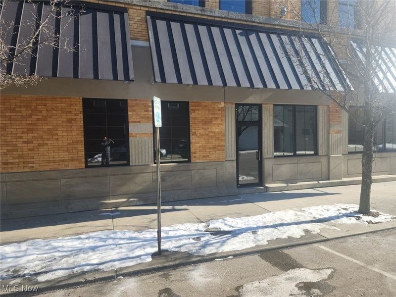 202 E 3rd Street, Uhrichsville, OH 44683 Photo 3