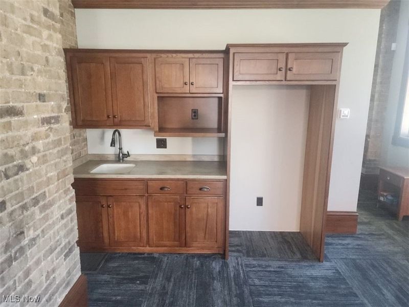 202 E 3rd Street, Uhrichsville, OH 44683 Photo 9