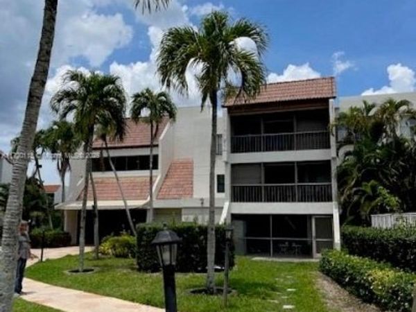 301 Racquet Club Rd, Unit 201, Weston, FL 33326