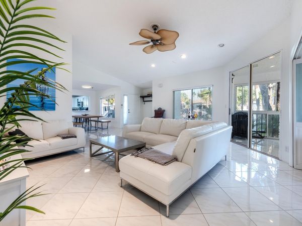 7485 Glendevon Lane, Unit 1105, Delray Beach, FL 33446