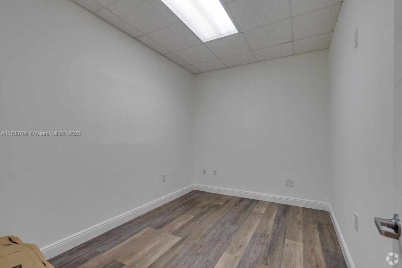 7100 W Commercial Blvd, Fort Lauderdale, FL 33319 Photo