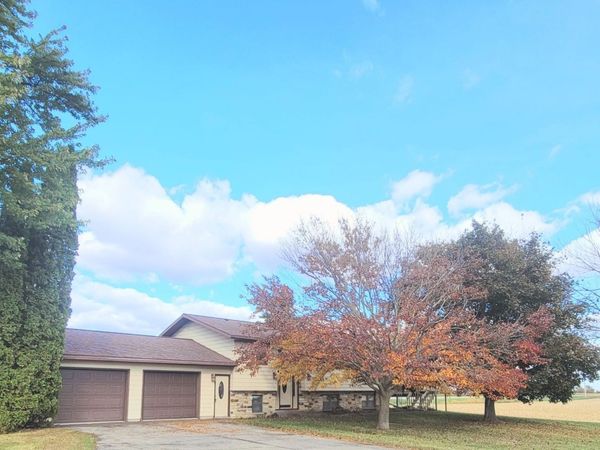 N12086 N Parish Road, Markesan, WI 53946