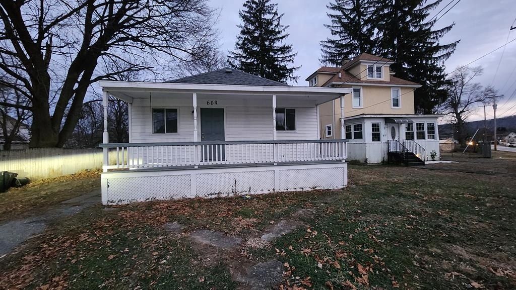 609 Cedar Street, Elmira, NY 14904 Main Photo
