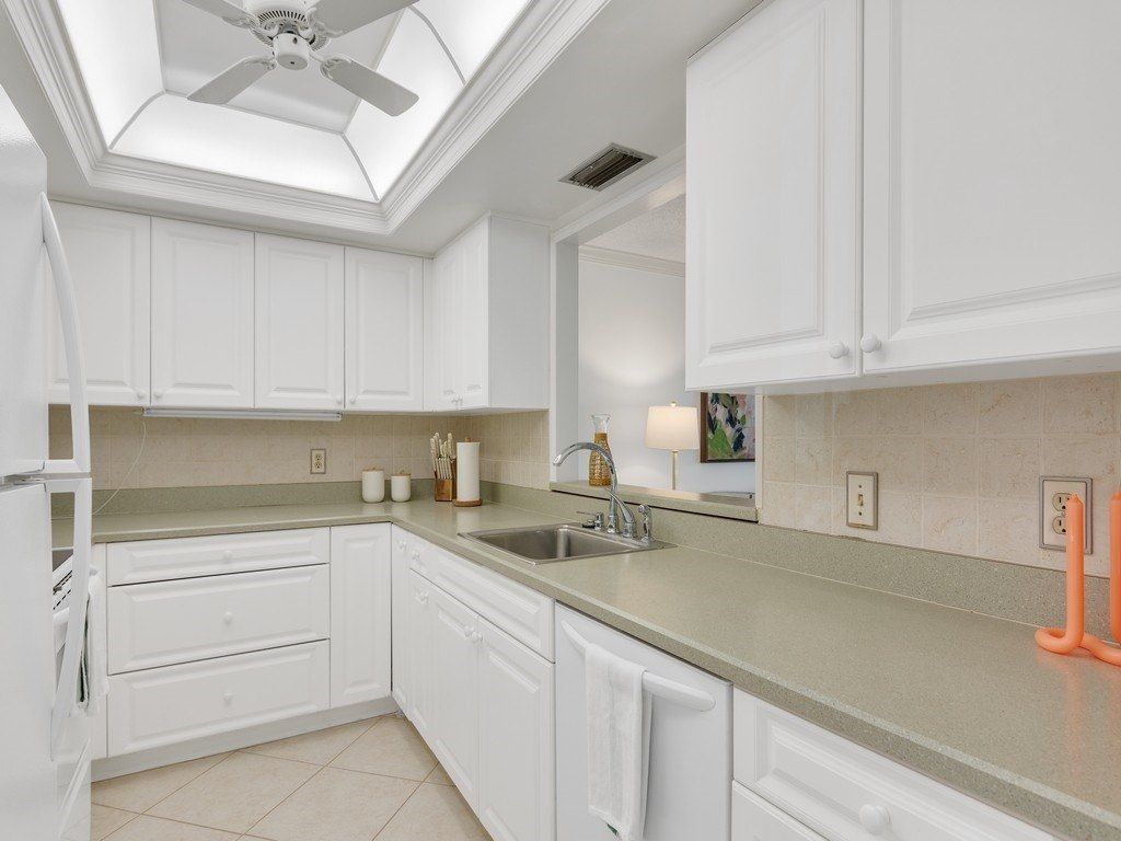300 Harbour Drive, Unit 308E, Vero Beach, FL 32963 Photo