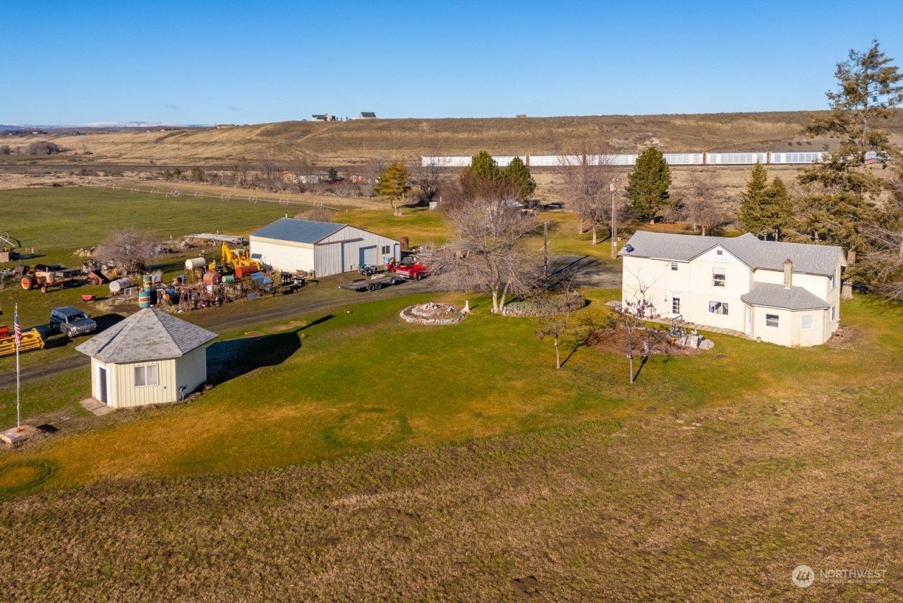 20226 NE Adrian Road, Soap Lake, WA 98851 Main Photo