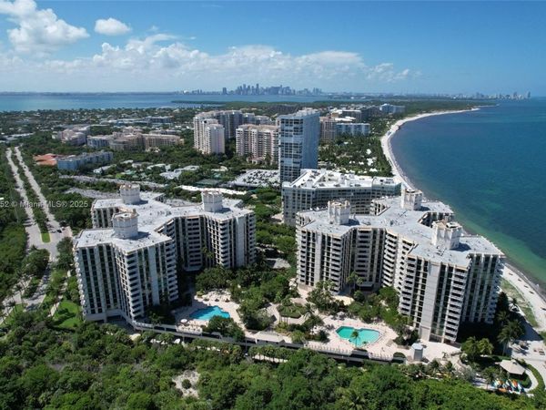 1121 Crandon Blvd, Unit E904, Key Biscayne, FL 33149